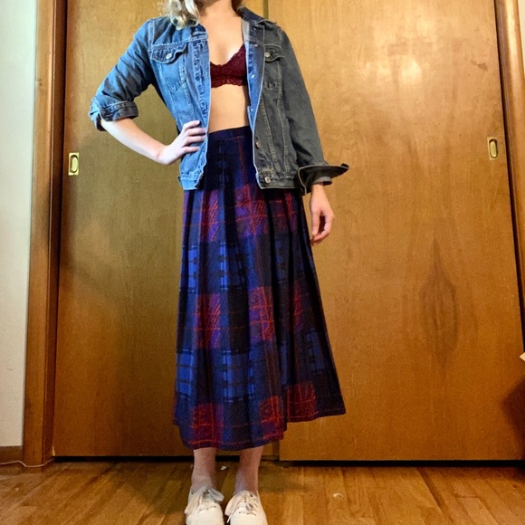 Vintage 1980s skirt 🖤 - Picture 2 of 4